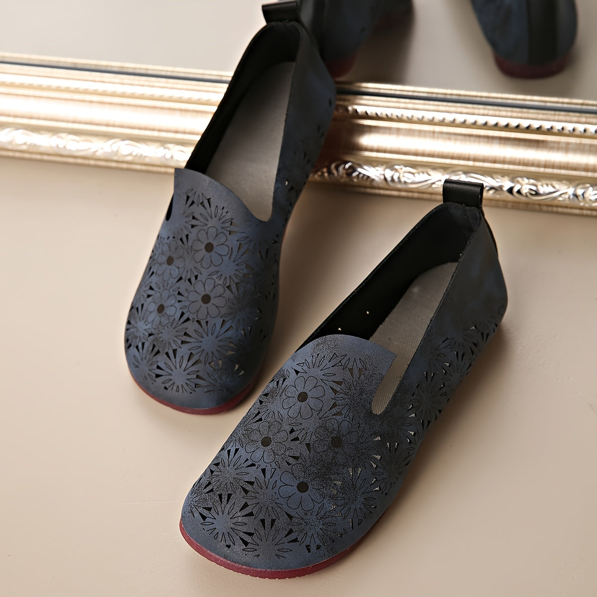 ASTR - Loafer